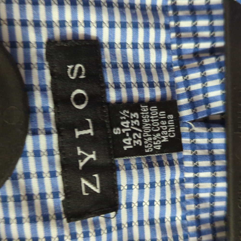 Button down - Picture 2 of 2